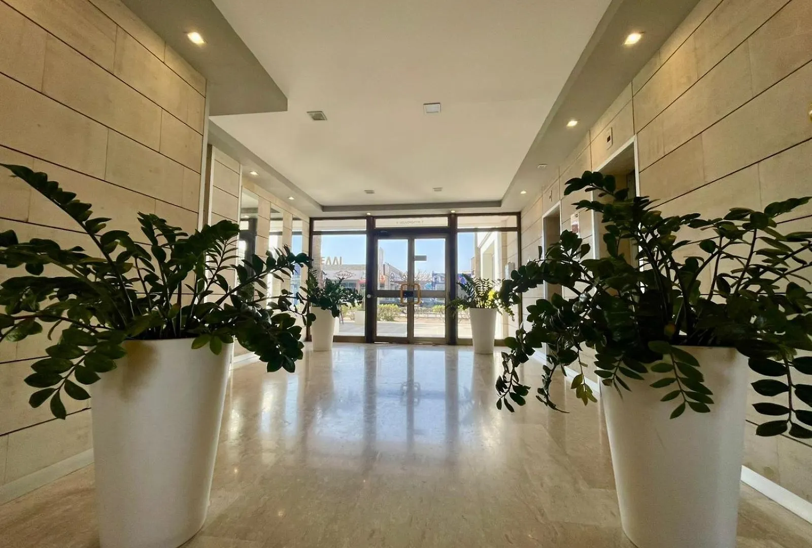 Daire Sea View Suite In Makenzy Larnaca