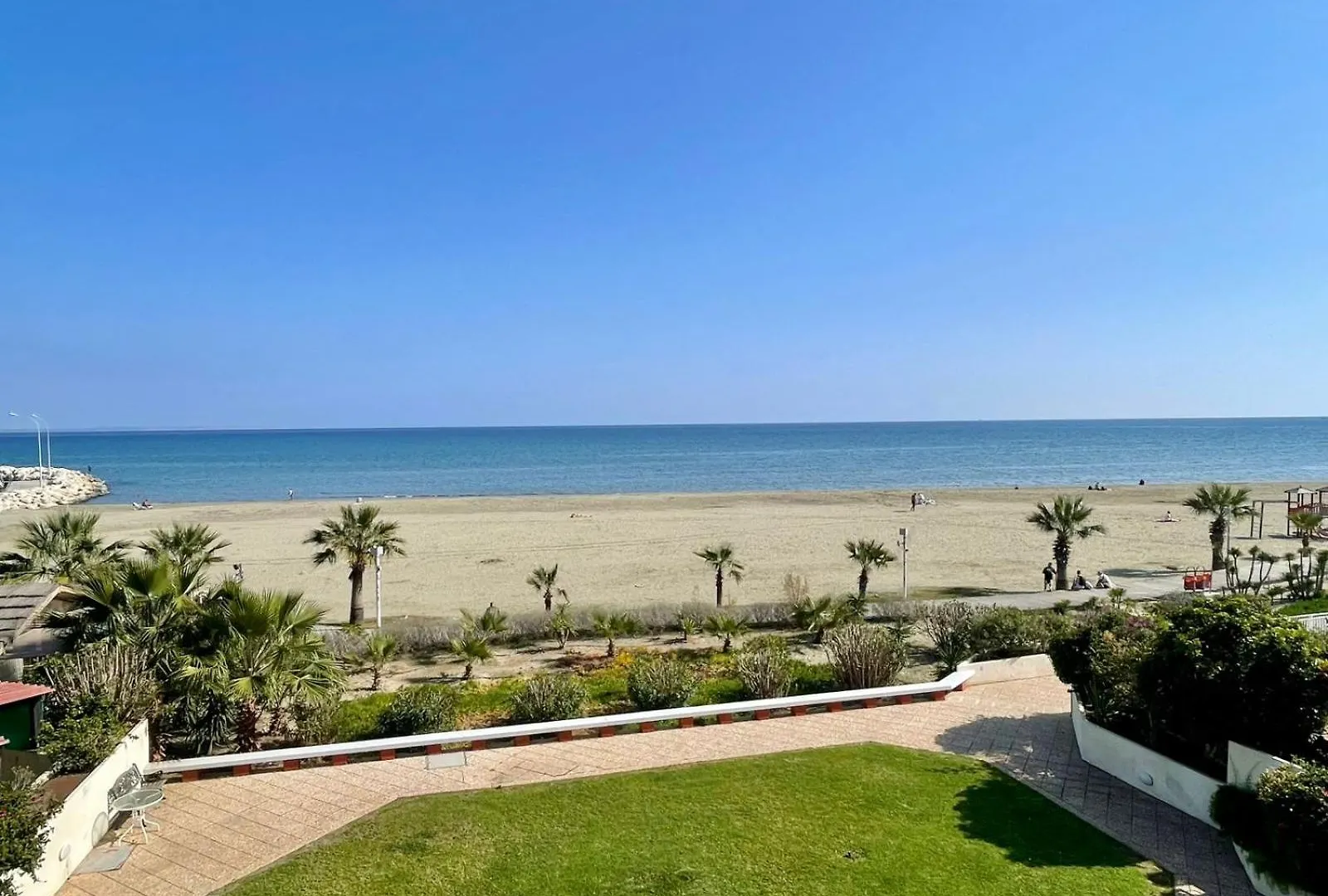 Sea View Suite In Makenzy Larnaca 0*,  Kıbrıs